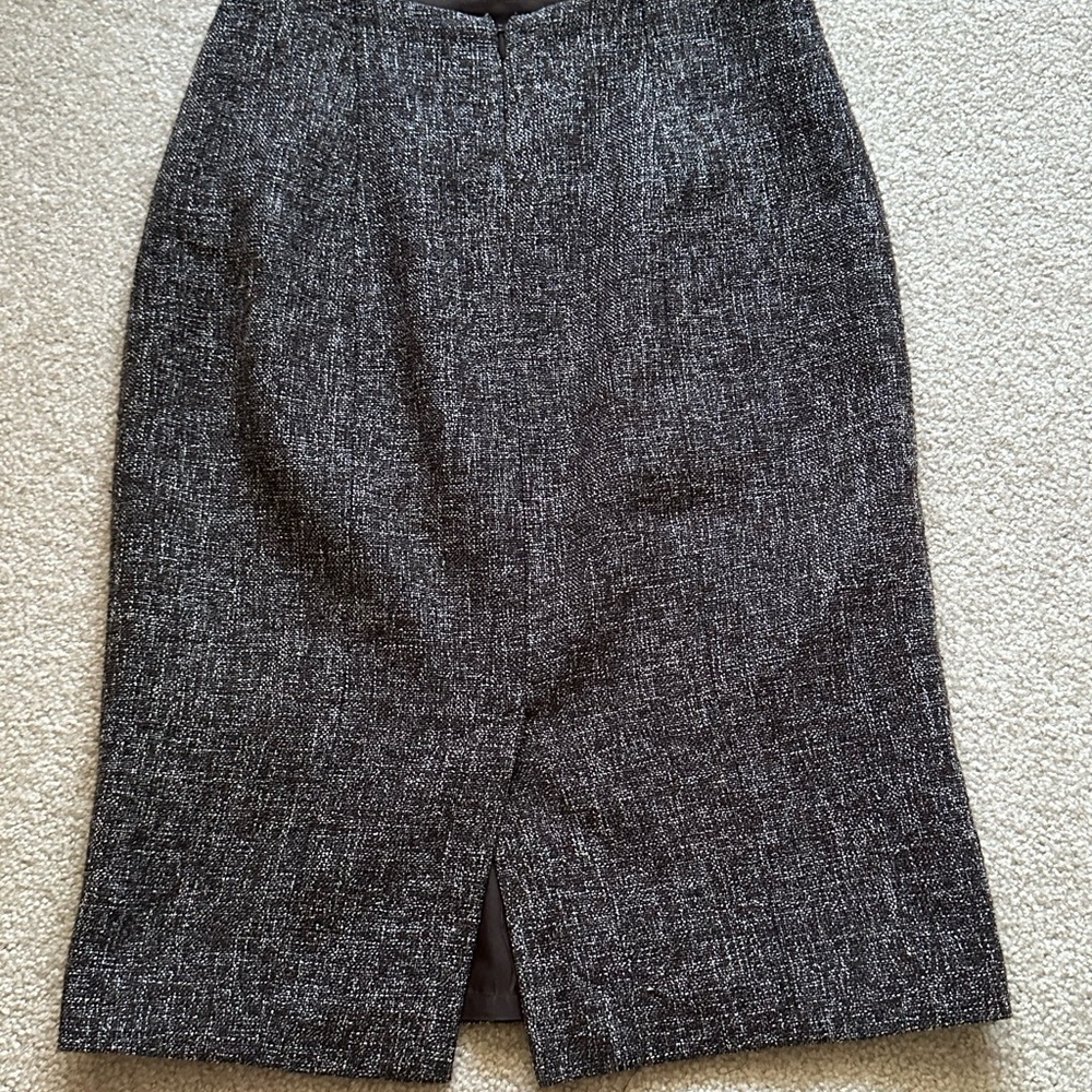 Banana Republic brown wool pencil skirt - Picture 2 of 3